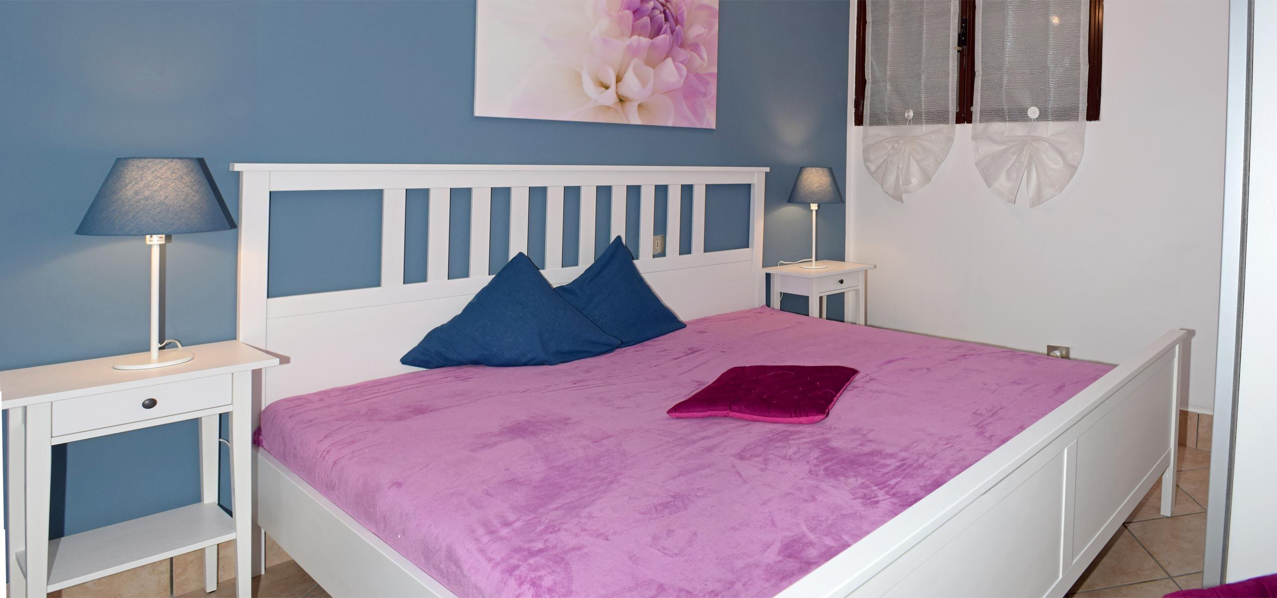 Schlafzimmer mit Doppelbett